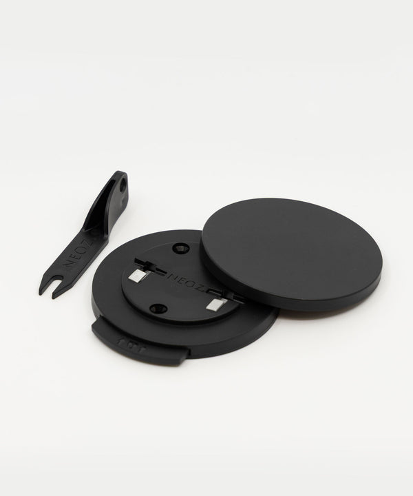 NEOZ N1 Cordless Lamp Lock components: base plate, locking mechanism and release key in matte black