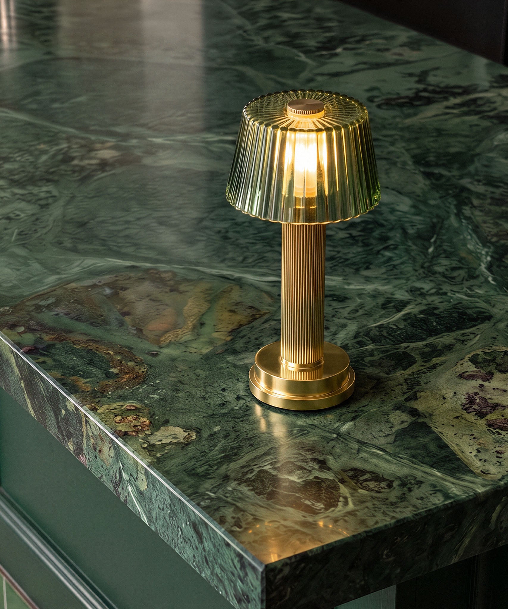 Manhattan Cordless Lamp | Premium LED Table Lighting | NEOZ