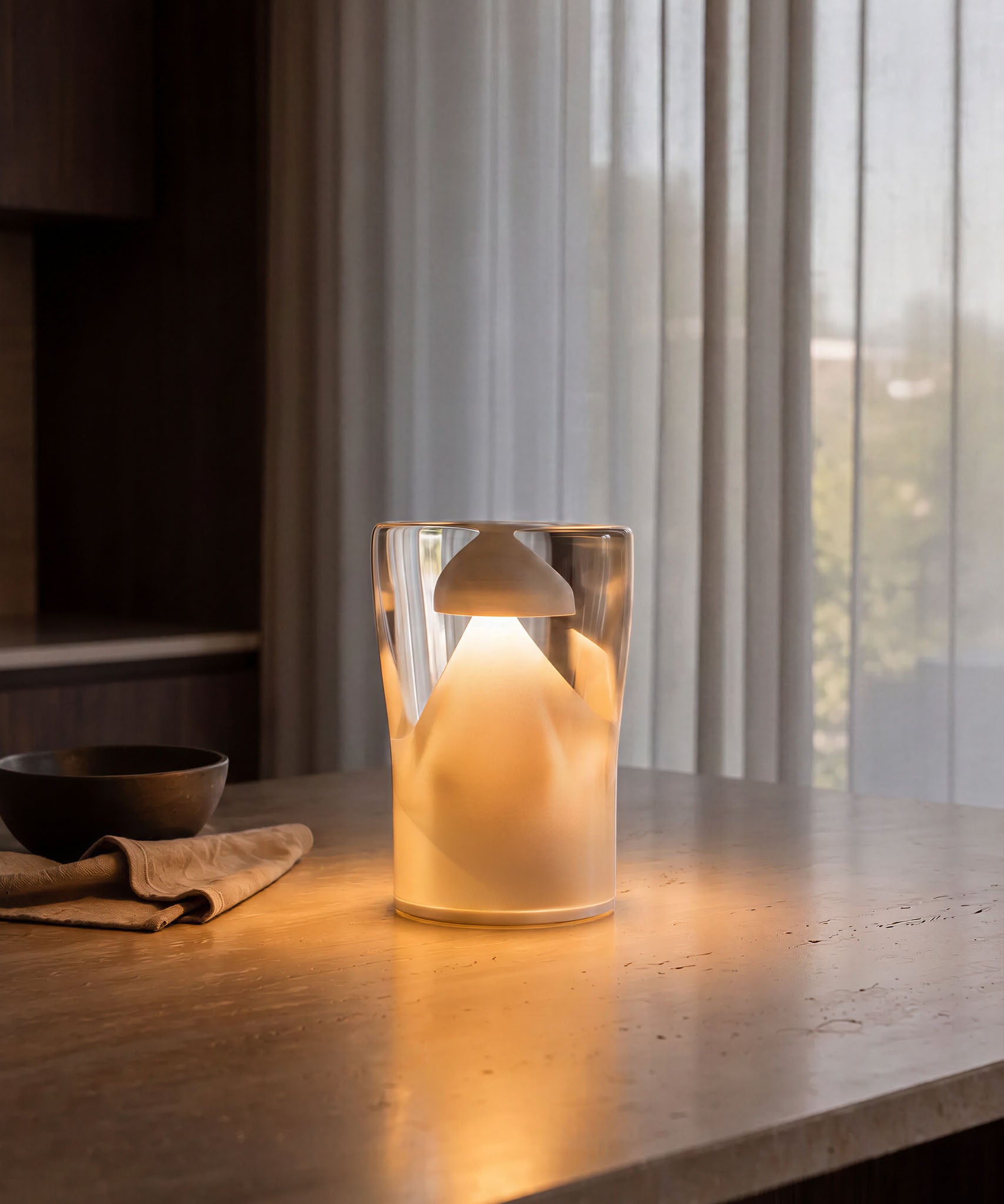 Medusa | Handmade Resin Cordless Table Lamp | NEOZ