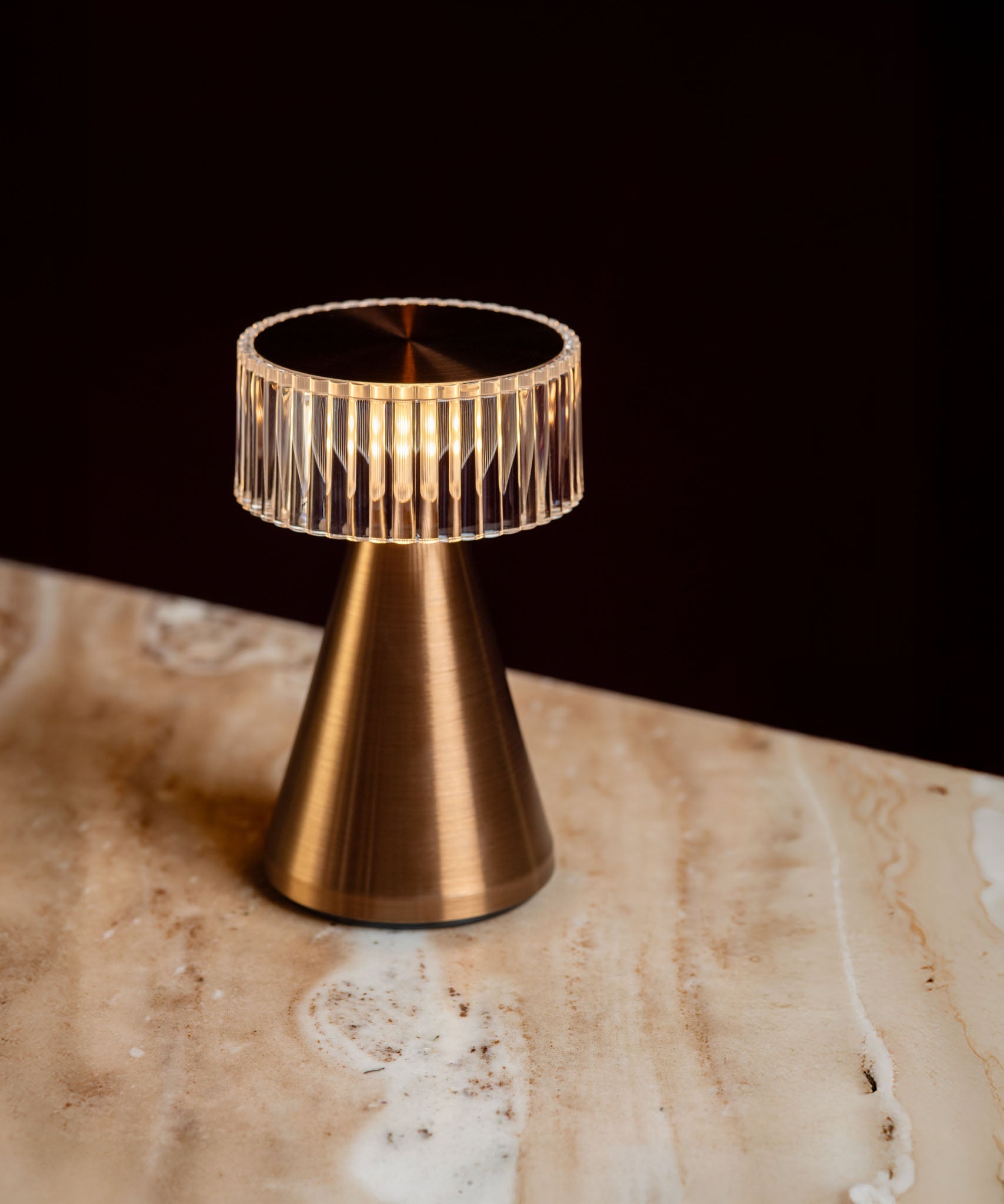Piccolo | Compact Cordless Table Lamp for Hospitality | NEOZ