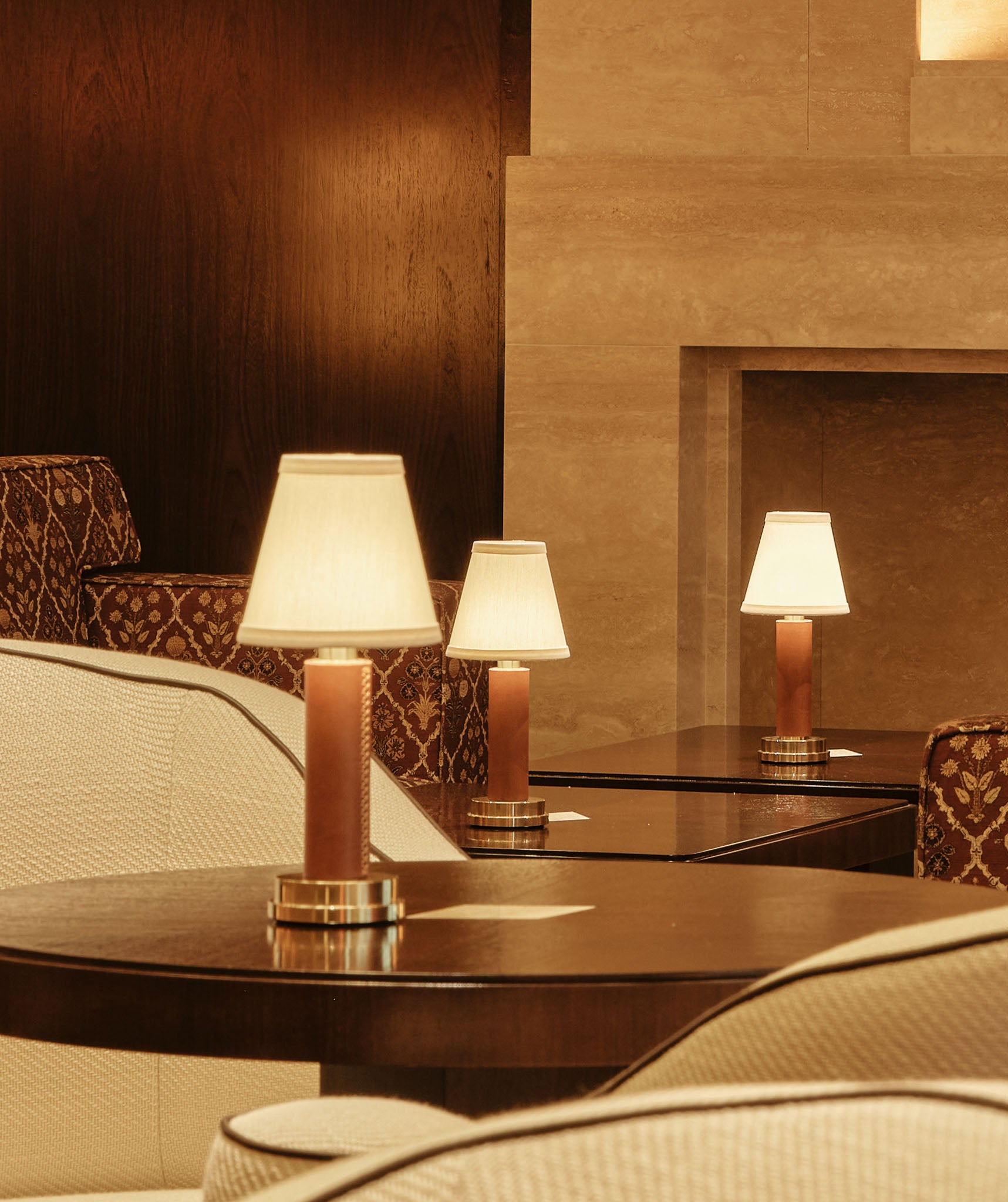 Victoria Leather Sleeve | Luxury Cordless Lamp Protection | NEOZ
