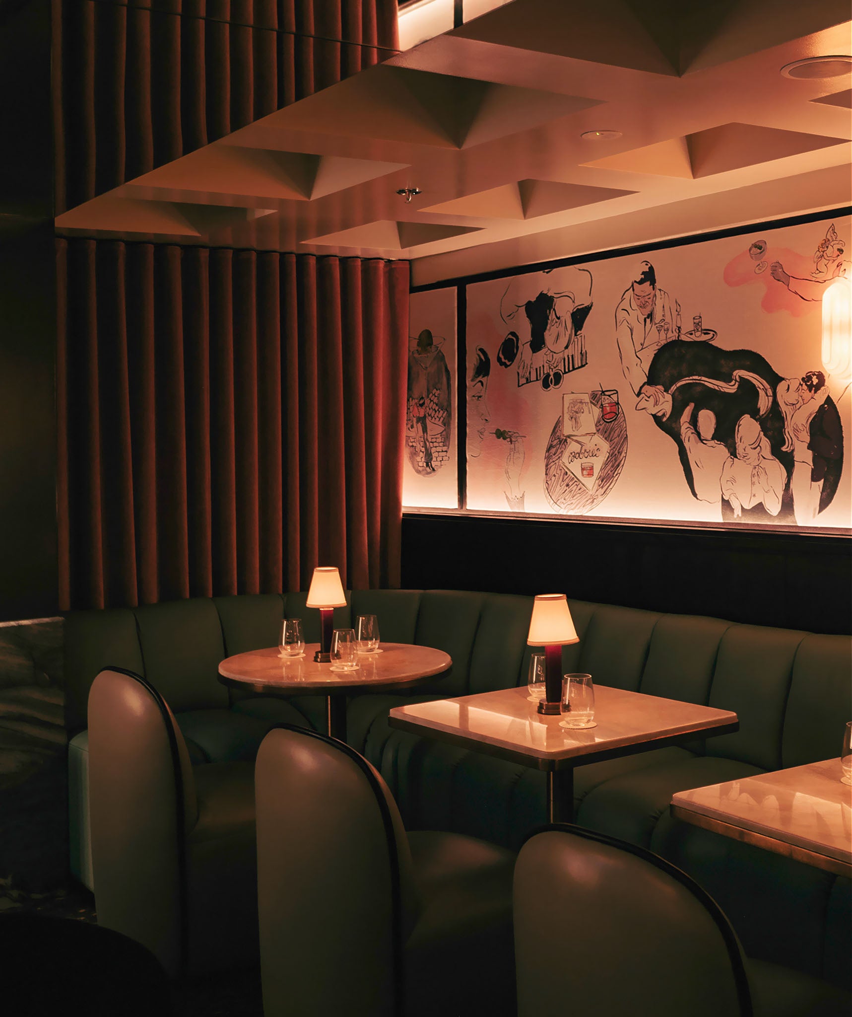 Victoria Leather Sleeve | Luxury Cordless Lamp Protection | NEOZ